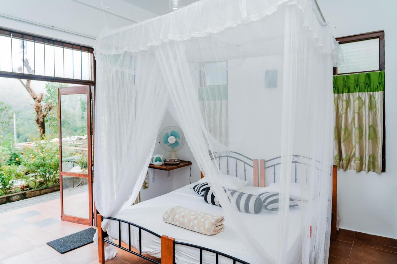 Bed and Breakfast Ella Floating View Exterior foto